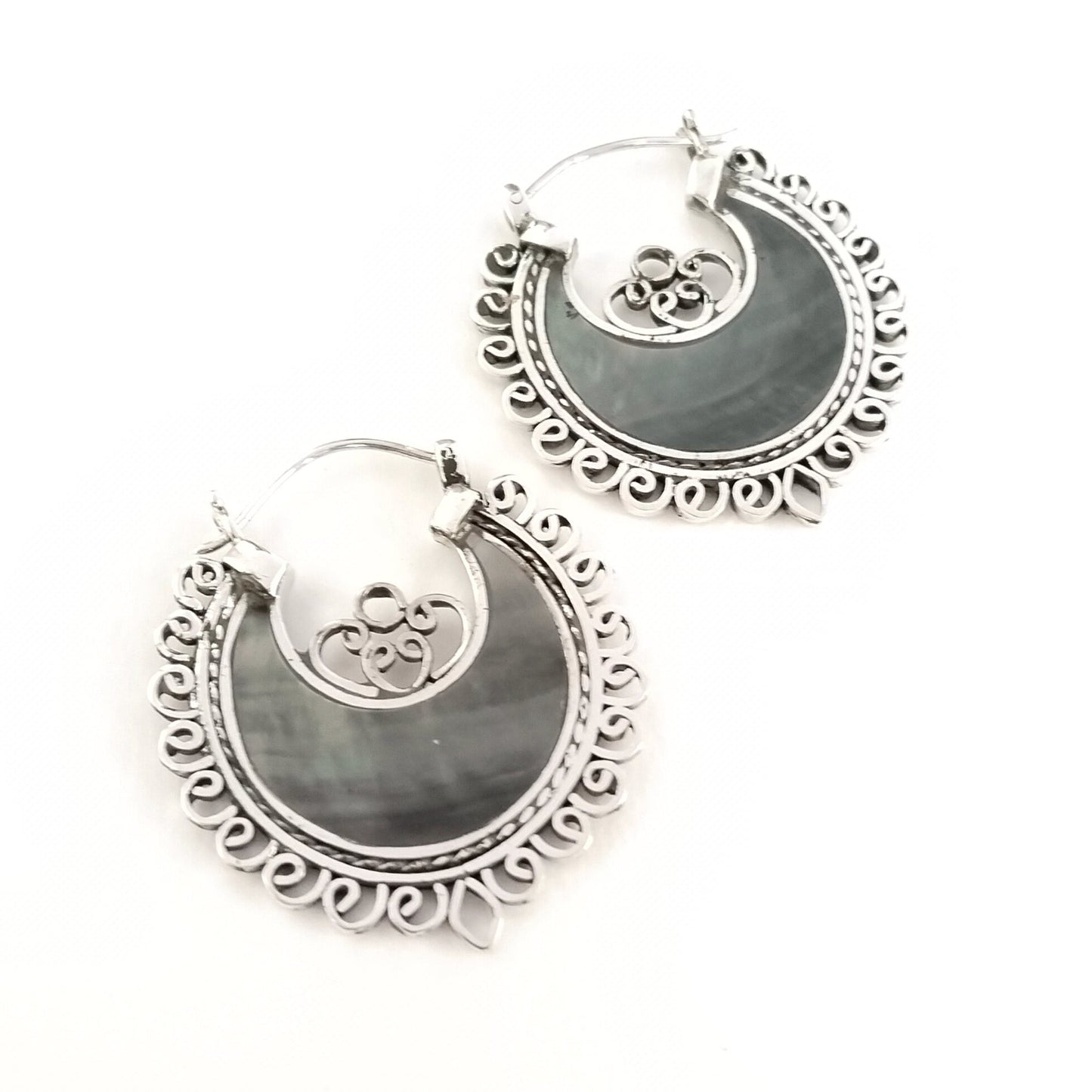 Black grey shell Sterling silver hoop earrings - Medium size, 30 mm, mother of pearl, silver Balinese design