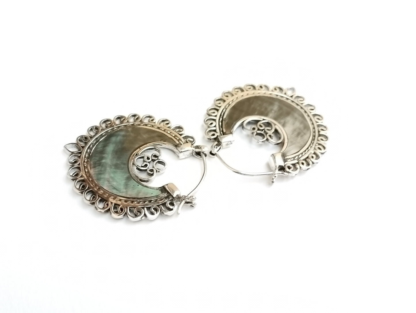 Black grey shell Sterling silver hoop earrings - Medium size, 30 mm, mother of pearl, silver Balinese design